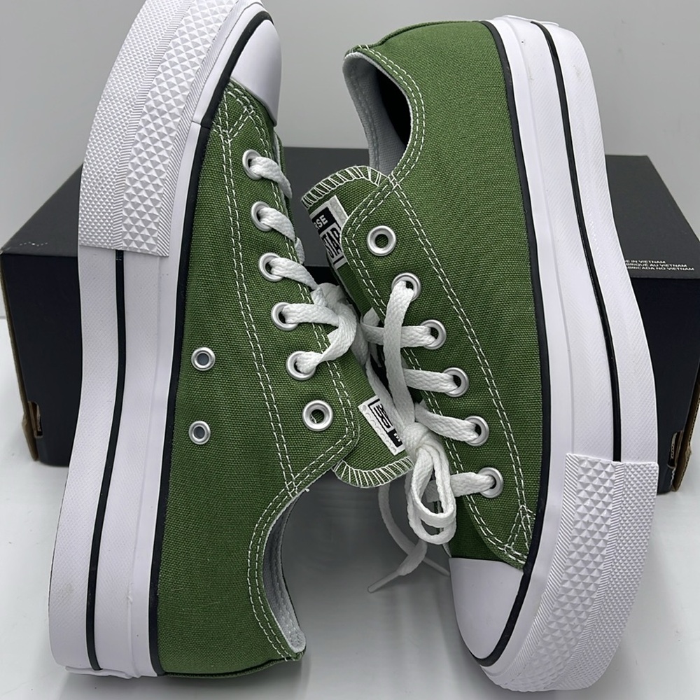 Converse Chuck Taylor Low Top Platform Sneaker - Green - Picture 11 of 16